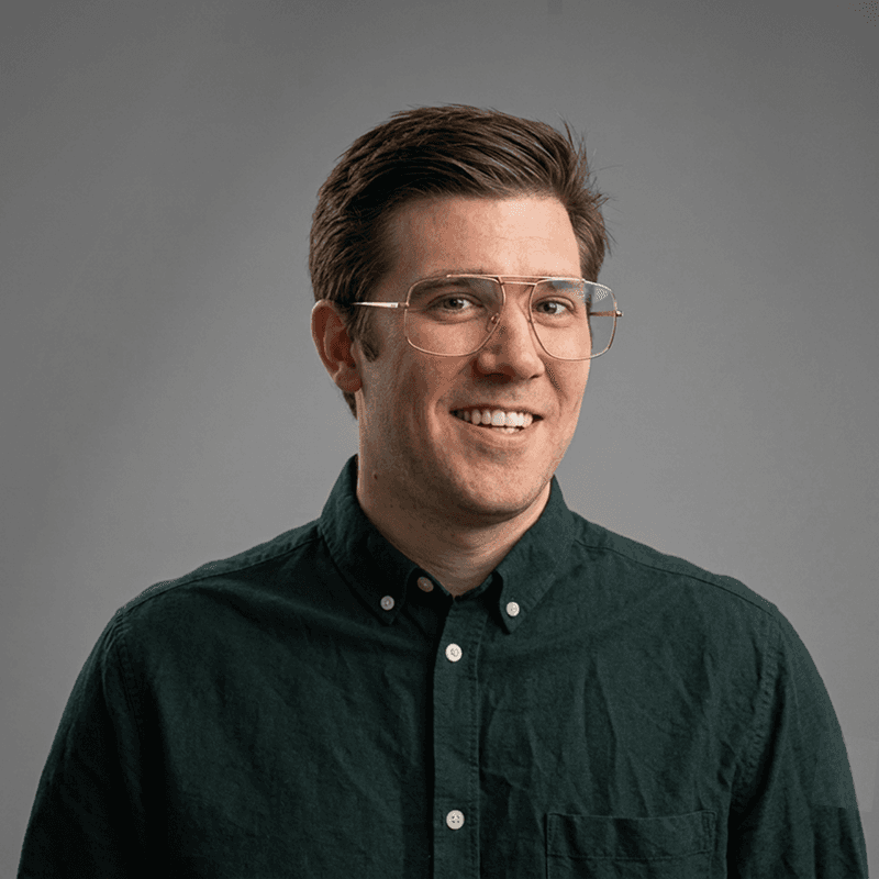 Retrato de Dmitriy (Matt) Raskladka, Cofundador e CEO da ExtraflowDoc